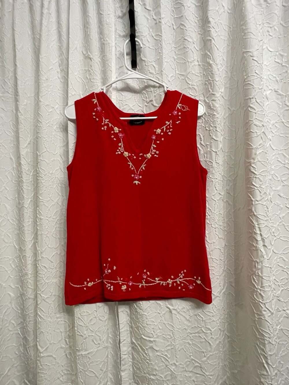 Designers Studio Originals Embroidered Tank Top Red Floral 90s vintage 